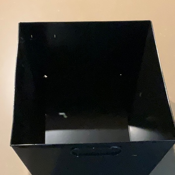 Black metal storage box - Picture 2 of 3